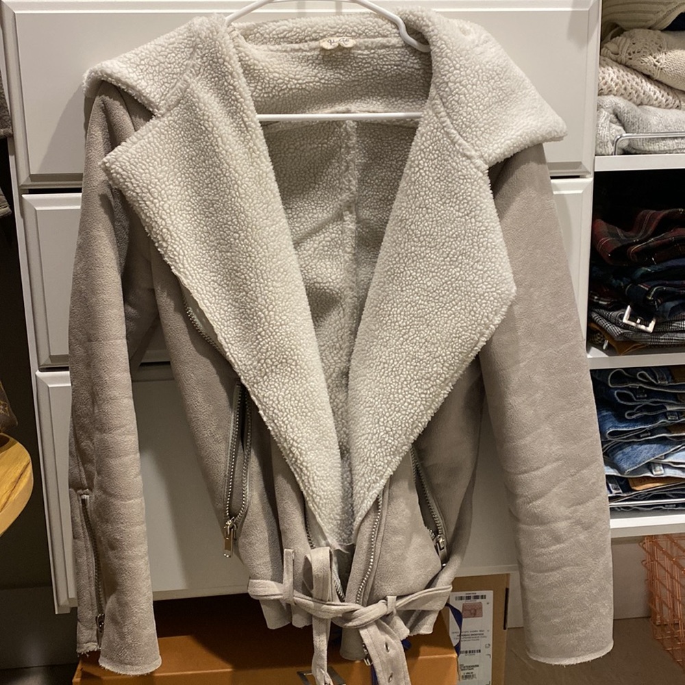 brandy melville sherpa jacket with zipper and belt